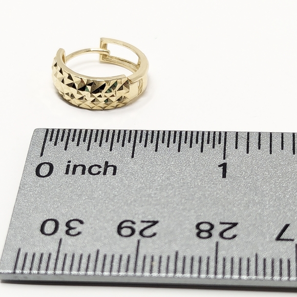 New 14k yellow gold 5mm huggie earrings pierced dainty round circle hoop - Picture 2 of 8